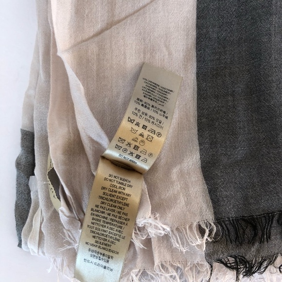 Burberry Giant Check Gauze Scarf 🧣 🎁🎈 - Picture 8 of 8